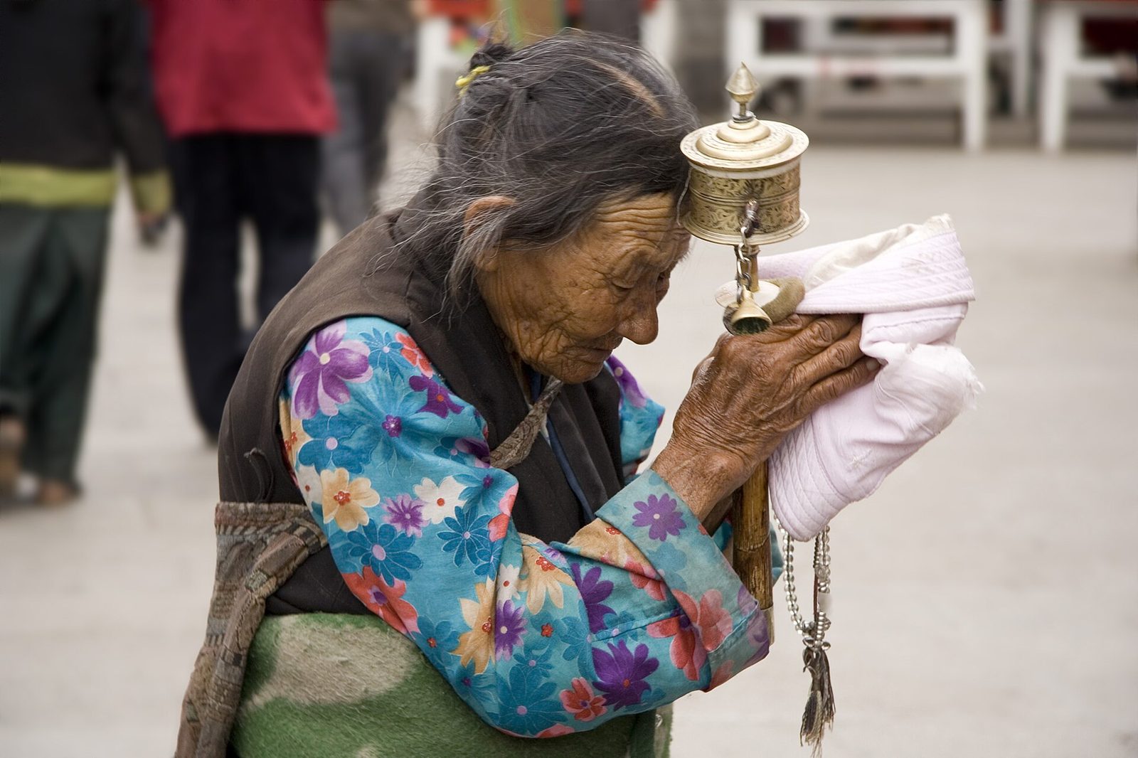 Tibet Lhasa & Everest Base Camp 10D9N — Day 1 — Depart KL · fly via Chengdu · overnight Chengdu