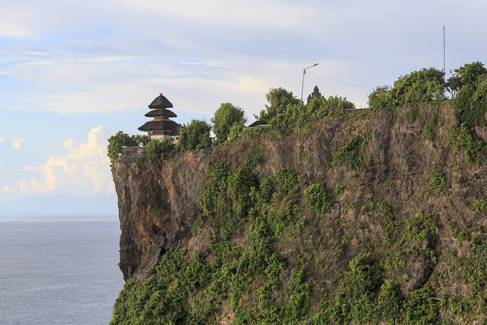 Bali Free & Easy 6D5N — Day 2 — Private car day: Tanah Lot temple, Tegallalang rice terrace swing, Ubud Monkey Forest, Ubud art market (B)