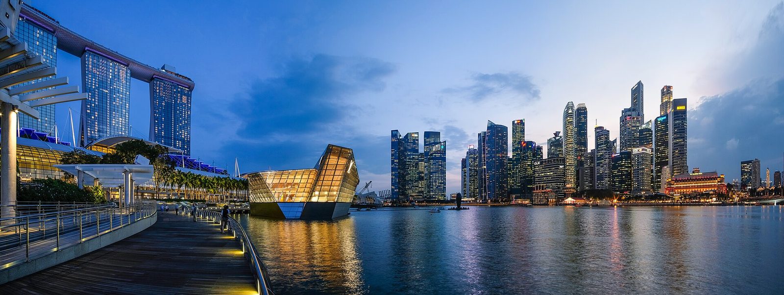 Singapore Free & Easy 6D5N — Day 1 — KLIA/Senai depart · arrive Changi T3 · private transfer · check-in 4★ hotel (Bugis/Clarke Quay area) · evening Clarke Quay river stroll (D)
