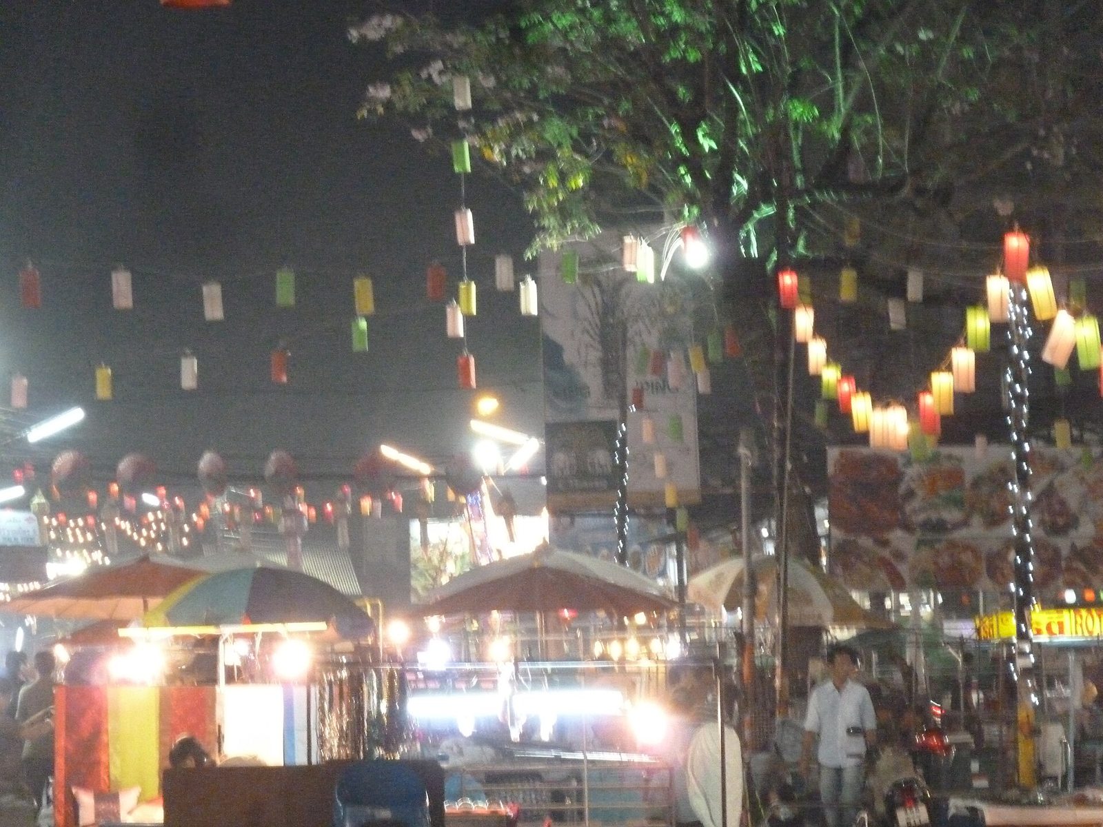 Thailand Triple City Free & Easy 10D9N — Day 4 — Domestic flight to Chiang Mai · Nimman café district · Sunday Walking Street (B)