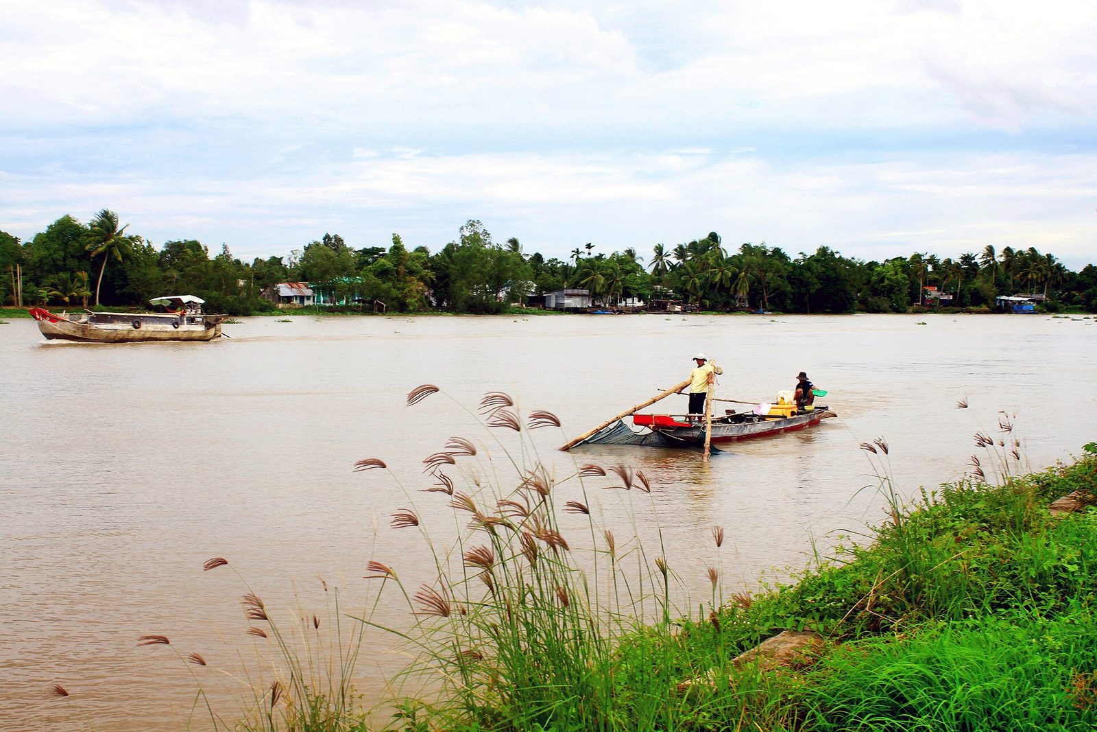 Ho Chi Minh & Mekong Free & Easy 6D5N — Day 4 — Optional Cu Chi Tunnels half day · afternoon Saigon Skydeck · rooftop coffee (B)